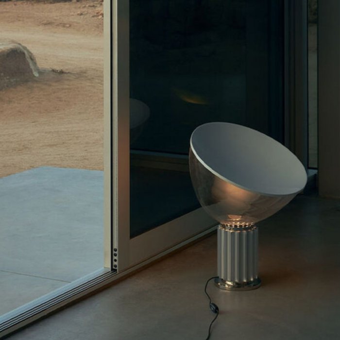 Bordslampa, TACCIA (PMMA)